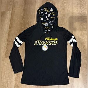 Pittsburgh Steelers Officially licensed hooded pullover. Size Large